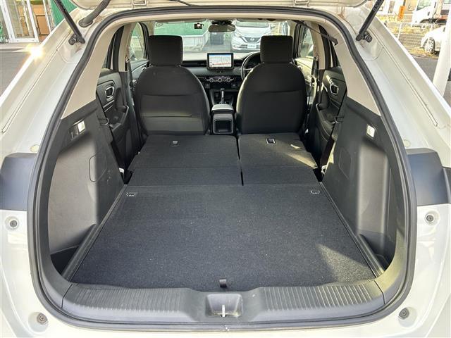 ヴェゼル ｅ：ＨＥＶ　Ｘ　ワンオーナー　ホンダセンシング　渋滞追従機能付アダプティブクルーズコントロール　社外９インチナビ　ＥＴＣ　衝突軽減ブレーキ　誤発進抑制機能　車線維持支援システム　パーキングセンサー　オートハイビーム（16枚目）