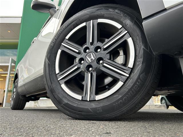 ヴェゼル ｅ：ＨＥＶ　Ｘ　ワンオーナー　ホンダセンシング　渋滞追従機能付アダプティブクルーズコントロール　社外９インチナビ　ＥＴＣ　衝突軽減ブレーキ　誤発進抑制機能　車線維持支援システム　パーキングセンサー　オートハイビーム（17枚目）