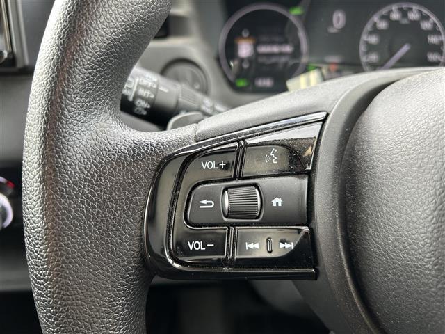 ヴェゼル ｅ：ＨＥＶ　Ｘ　ワンオーナー　ホンダセンシング　渋滞追従機能付アダプティブクルーズコントロール　社外９インチナビ　ＥＴＣ　衝突軽減ブレーキ　誤発進抑制機能　車線維持支援システム　パーキングセンサー　オートハイビーム（22枚目）