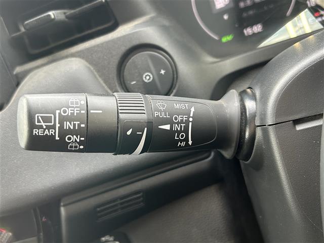 ヴェゼル ｅ：ＨＥＶ　Ｘ　ワンオーナー　ホンダセンシング　渋滞追従機能付アダプティブクルーズコントロール　社外９インチナビ　ＥＴＣ　衝突軽減ブレーキ　誤発進抑制機能　車線維持支援システム　パーキングセンサー　オートハイビーム（23枚目）