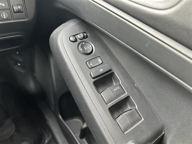 ヴェゼル ｅ：ＨＥＶ　Ｘ　ワンオーナー　ホンダセンシング　渋滞追従機能付アダプティブクルーズコントロール　社外９インチナビ　ＥＴＣ　衝突軽減ブレーキ　誤発進抑制機能　車線維持支援システム　パーキングセンサー　オートハイビーム（26枚目）