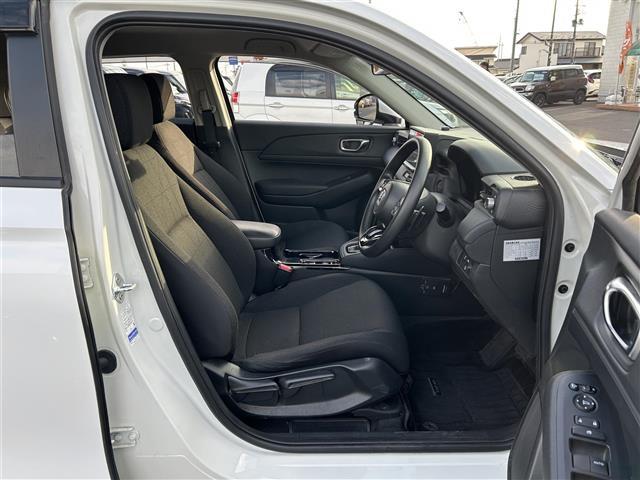 ヴェゼル ｅ：ＨＥＶ　Ｘ　ワンオーナー　ホンダセンシング　渋滞追従機能付アダプティブクルーズコントロール　社外９インチナビ　ＥＴＣ　衝突軽減ブレーキ　誤発進抑制機能　車線維持支援システム　パーキングセンサー　オートハイビーム（27枚目）