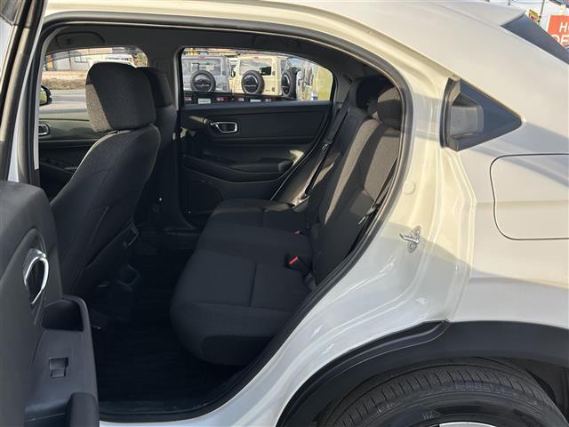 ヴェゼル ｅ：ＨＥＶ　Ｘ　ワンオーナー　ホンダセンシング　渋滞追従機能付アダプティブクルーズコントロール　社外９インチナビ　ＥＴＣ　衝突軽減ブレーキ　誤発進抑制機能　車線維持支援システム　パーキングセンサー　オートハイビーム（31枚目）