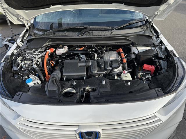 ヴェゼル ｅ：ＨＥＶ　Ｘ　ワンオーナー　ホンダセンシング　渋滞追従機能付アダプティブクルーズコントロール　社外９インチナビ　ＥＴＣ　衝突軽減ブレーキ　誤発進抑制機能　車線維持支援システム　パーキングセンサー　オートハイビーム（41枚目）