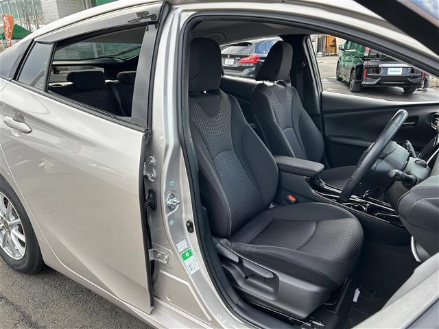 プリウス Ｓセーフティプラス　社外ＳＤナビ　ＣＤ　ＤＶＤ　ＢＴ　フルセグＴＶ　バックカメラ　社外ドライブレコーダー　社外１５インチＡＷ　レーダークルーズコントロール　レーンディパーチャートアラート　オートハイビーム　ＬＥＤライト（14枚目）