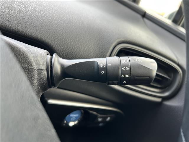 プリウス Ｓセーフティプラス　社外ＳＤナビ　ＣＤ　ＤＶＤ　ＢＴ　フルセグＴＶ　バックカメラ　社外ドライブレコーダー　社外１５インチＡＷ　レーダークルーズコントロール　レーンディパーチャートアラート　オートハイビーム　ＬＥＤライト（22枚目）