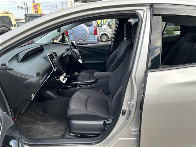 プリウス Ｓセーフティプラス　社外ＳＤナビ　ＣＤ　ＤＶＤ　ＢＴ　フルセグＴＶ　バックカメラ　社外ドライブレコーダー　社外１５インチＡＷ　レーダークルーズコントロール　レーンディパーチャートアラート　オートハイビーム　ＬＥＤライト（30枚目）