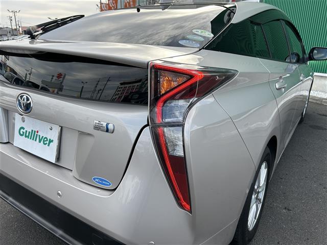 プリウス Ｓセーフティプラス　社外ＳＤナビ　ＣＤ　ＤＶＤ　ＢＴ　フルセグＴＶ　バックカメラ　社外ドライブレコーダー　社外１５インチＡＷ　レーダークルーズコントロール　レーンディパーチャートアラート　オートハイビーム　ＬＥＤライト（40枚目）