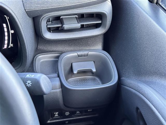 シエンタ ハイブリッドＺ　５人乗　コンフォートパッケージ　セーフティセンス　レーダークルーズコントロール　１０．５インチディスプレイオーディオ　パノラミックビューモニター　両側電動スライドドア　純正ＯＰ１５インチアルミホイール（24枚目）