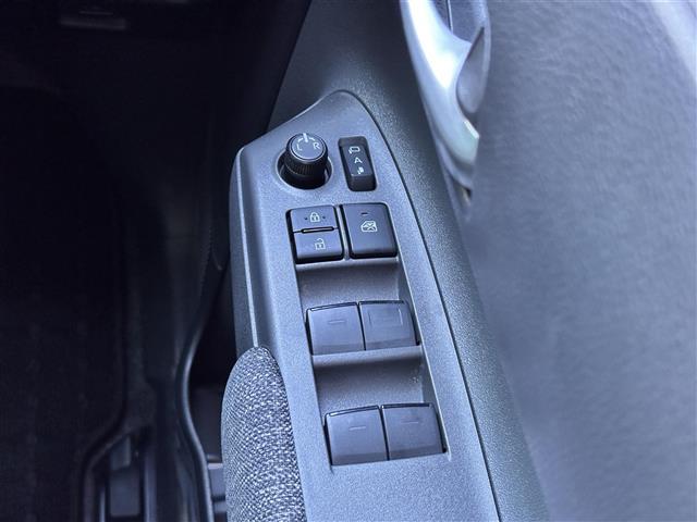 シエンタ ハイブリッドＺ　５人乗　コンフォートパッケージ　セーフティセンス　レーダークルーズコントロール　１０．５インチディスプレイオーディオ　パノラミックビューモニター　両側電動スライドドア　純正ＯＰ１５インチアルミホイール（25枚目）