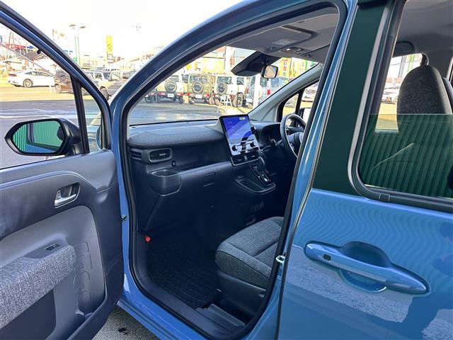 シエンタ ハイブリッドＺ　５人乗　コンフォートパッケージ　セーフティセンス　レーダークルーズコントロール　１０．５インチディスプレイオーディオ　パノラミックビューモニター　両側電動スライドドア　純正ＯＰ１５インチアルミホイール（30枚目）