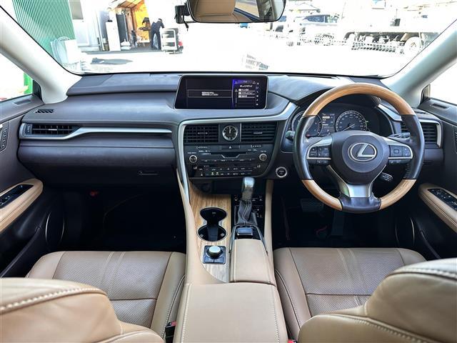 ＲＸ ＲＸ４５０ｈ　バージョンＬ　セーフティシステムプラス　ＢＳＭ　レーダークルーズコントロール　パノラミックビューモニター　純正ナビ　ＥＴＣ２．０　ドライブレコーダー　パワーバックドア　本革シート　前席／後席パワーシート　３眼ＬＥＤ（3枚目）