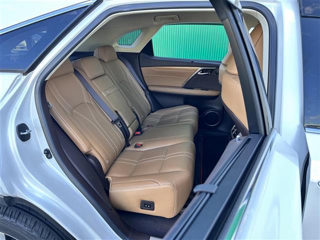 ＲＸ ＲＸ４５０ｈ　バージョンＬ　セーフティシステムプラス　ＢＳＭ　レーダークルーズコントロール　パノラミックビューモニター　純正ナビ　ＥＴＣ２．０　ドライブレコーダー　パワーバックドア　本革シート　前席／後席パワーシート　３眼ＬＥＤ（15枚目）
