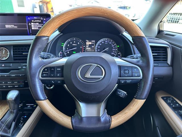 ＲＸ ＲＸ４５０ｈ　バージョンＬ　セーフティシステムプラス　ＢＳＭ　レーダークルーズコントロール　パノラミックビューモニター　純正ナビ　ＥＴＣ２．０　ドライブレコーダー　パワーバックドア　本革シート　前席／後席パワーシート　３眼ＬＥＤ（21枚目）