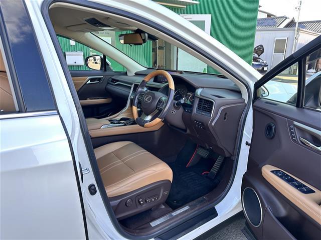 ＲＸ ＲＸ４５０ｈ　バージョンＬ　セーフティシステムプラス　ＢＳＭ　レーダークルーズコントロール　パノラミックビューモニター　純正ナビ　ＥＴＣ２．０　ドライブレコーダー　パワーバックドア　本革シート　前席／後席パワーシート　３眼ＬＥＤ（27枚目）