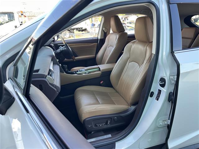 ＲＸ ＲＸ４５０ｈ　バージョンＬ　セーフティシステムプラス　ＢＳＭ　レーダークルーズコントロール　パノラミックビューモニター　純正ナビ　ＥＴＣ２．０　ドライブレコーダー　パワーバックドア　本革シート　前席／後席パワーシート　３眼ＬＥＤ（29枚目）