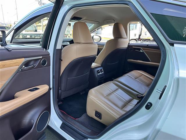 ＲＸ ＲＸ４５０ｈ　バージョンＬ　セーフティシステムプラス　ＢＳＭ　レーダークルーズコントロール　パノラミックビューモニター　純正ナビ　ＥＴＣ２．０　ドライブレコーダー　パワーバックドア　本革シート　前席／後席パワーシート　３眼ＬＥＤ（32枚目）