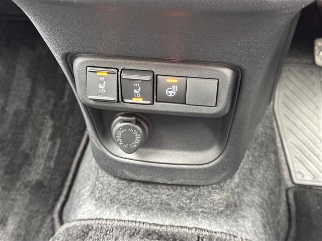 シエンタ ハイブリッドＺ　セーフティセンス　レーダークルーズコントロール　ＢＳＭ　コンフォートパッケージ　１０．５インチディスプレイオーディオ　パノラミックビューモニター　ＥＴＣ　ドライブレコーダー　両側電動スライドドア（13枚目）