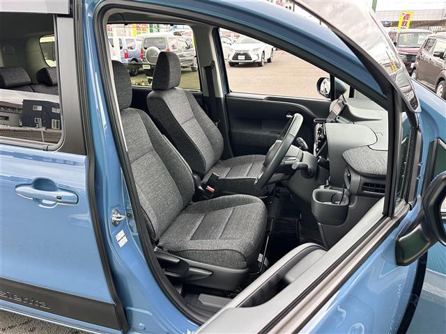 シエンタ ハイブリッドＺ　セーフティセンス　レーダークルーズコントロール　ＢＳＭ　コンフォートパッケージ　１０．５インチディスプレイオーディオ　パノラミックビューモニター　ＥＴＣ　ドライブレコーダー　両側電動スライドドア（14枚目）