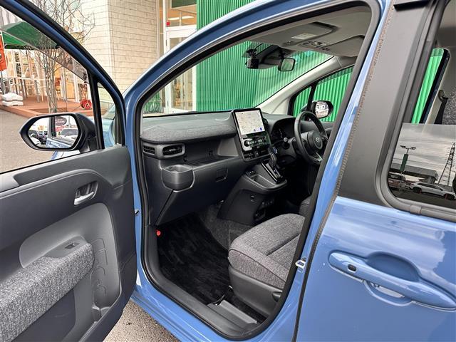 シエンタ ハイブリッドＺ　セーフティセンス　レーダークルーズコントロール　ＢＳＭ　コンフォートパッケージ　１０．５インチディスプレイオーディオ　パノラミックビューモニター　ＥＴＣ　ドライブレコーダー　両側電動スライドドア（30枚目）