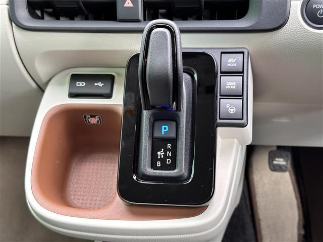 シエンタ ハイブリッドＺ　寒冷地仕様　モデリスタ１５インチＡＷ　セーフティセンス　トヨタチームメイト　アドバンストパーク　コンフォートパッケージ　パノラミックビューモニター　ＥＴＣ　ドライブレコーダー　両側電動スライドドア（12枚目）