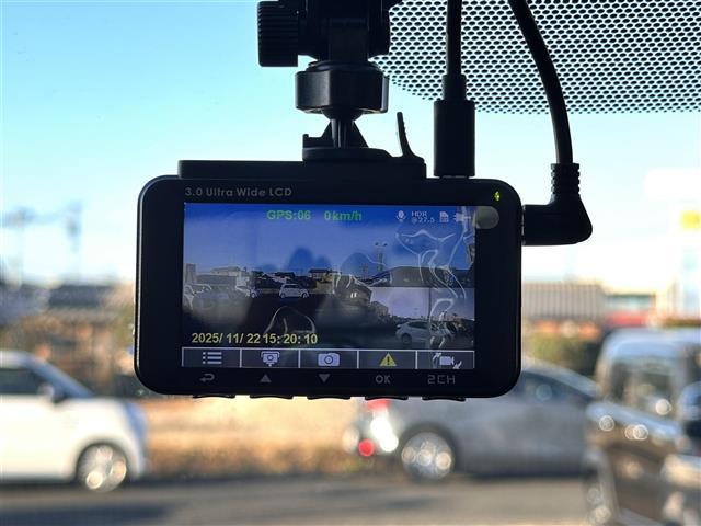 シエンタ Ｇ　７人乗り　セーフティセンス　純正１２インチフリップダウンモニター　純正ナビ　バックカメラ　ＥＴＣ　ドライブレコーダー　両側電動スライドドア　クリアランスソナー　プリクラッシュセーフティ　ＬＤＡ（7枚目）