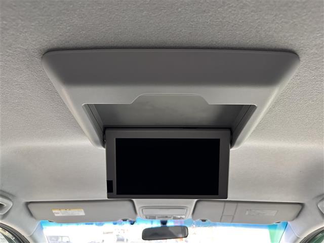 ステップワゴンスパーダ Ｚ　インターナビセレクション　ワンオーナー／ＨＯＮＤＡインターナビ／両側パワースライドドア／マルチビューカメラシステム／純正フリップダウンモニター／パドルシフト／スペアキー／ビルトインＥＴＣ／純正フロアマット／センターコンソール（4枚目）