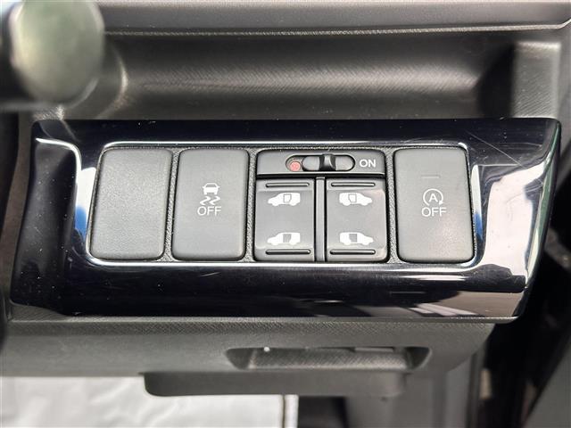 ステップワゴンスパーダ Ｚ　インターナビセレクション　ワンオーナー／ＨＯＮＤＡインターナビ／両側パワースライドドア／マルチビューカメラシステム／純正フリップダウンモニター／パドルシフト／スペアキー／ビルトインＥＴＣ／純正フロアマット／センターコンソール（10枚目）