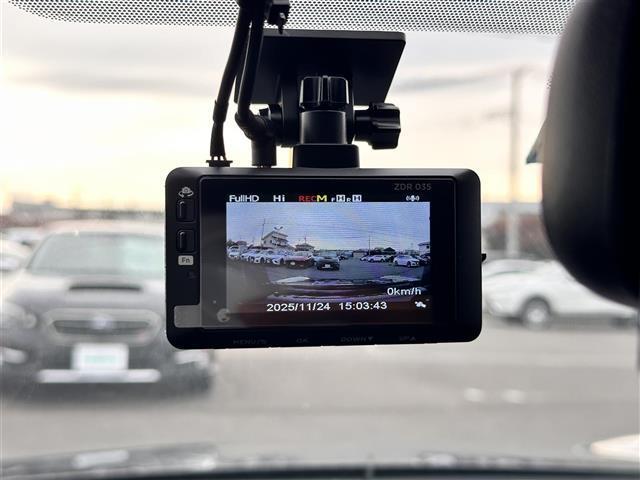 ＧＲ８６ ＲＺ　ワンオーナー　車高調　ＢＲＩＤＥフルバケットシート　社外ナビ　Ｂｌｕｅｔｏｏｔｈ　フルセグＴＶ　ＥＴＣ　クルーズコントロール　バックカメラ　シートヒーター　ブラインドスポットモニター　ＥＮＫＥＩアルミ（7枚目）