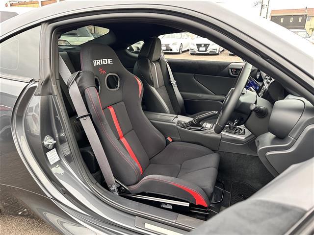 ＧＲ８６ ＲＺ　ワンオーナー　車高調　ＢＲＩＤＥフルバケットシート　社外ナビ　Ｂｌｕｅｔｏｏｔｈ　フルセグＴＶ　ＥＴＣ　クルーズコントロール　バックカメラ　シートヒーター　ブラインドスポットモニター　ＥＮＫＥＩアルミ（14枚目）