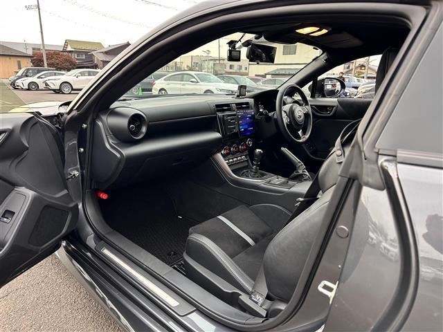 ＧＲ８６ ＲＺ　ワンオーナー　車高調　ＢＲＩＤＥフルバケットシート　社外ナビ　Ｂｌｕｅｔｏｏｔｈ　フルセグＴＶ　ＥＴＣ　クルーズコントロール　バックカメラ　シートヒーター　ブラインドスポットモニター　ＥＮＫＥＩアルミ（31枚目）