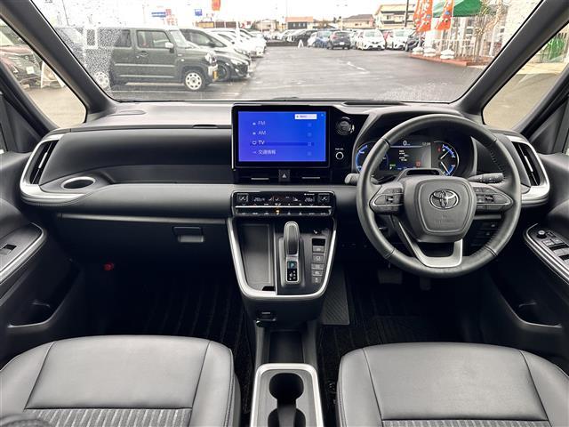 ノア ハイブリッドＳ－Ｚ　快適利便パッケージＨｉｇｈ　ドライビングサポートパッケージ　トヨタチームメイト　ディスプレイオーディオプラス　１０．５インチナビ　パノラミックビューモニター　両側電動スライドドア　パワーバックドア（3枚目）