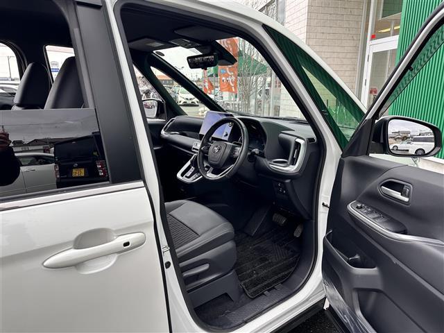 ノア ハイブリッドＳ－Ｚ　快適利便パッケージＨｉｇｈ　ドライビングサポートパッケージ　トヨタチームメイト　ディスプレイオーディオプラス　１０．５インチナビ　パノラミックビューモニター　両側電動スライドドア　パワーバックドア（27枚目）