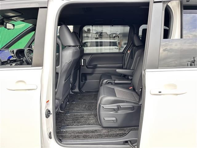 ノア ハイブリッドＳ－Ｚ　快適利便パッケージＨｉｇｈ　ドライビングサポートパッケージ　トヨタチームメイト　ディスプレイオーディオプラス　１０．５インチナビ　パノラミックビューモニター　両側電動スライドドア　パワーバックドア（31枚目）