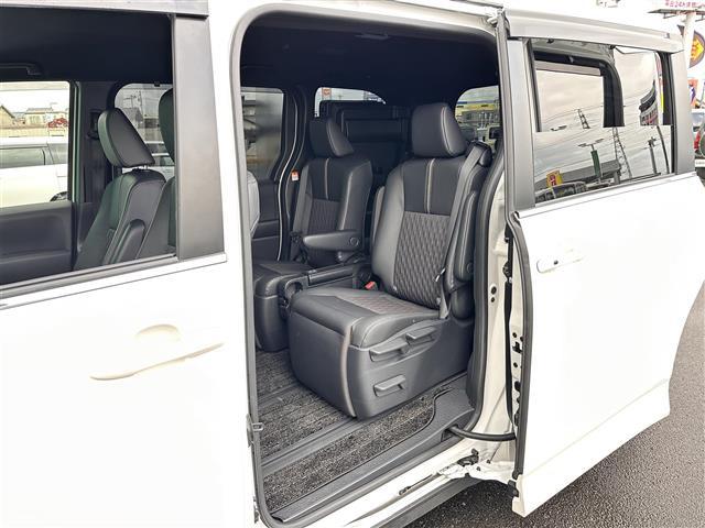 ノア ハイブリッドＳ－Ｚ　快適利便パッケージＨｉｇｈ　ドライビングサポートパッケージ　トヨタチームメイト　ディスプレイオーディオプラス　１０．５インチナビ　パノラミックビューモニター　両側電動スライドドア　パワーバックドア（32枚目）