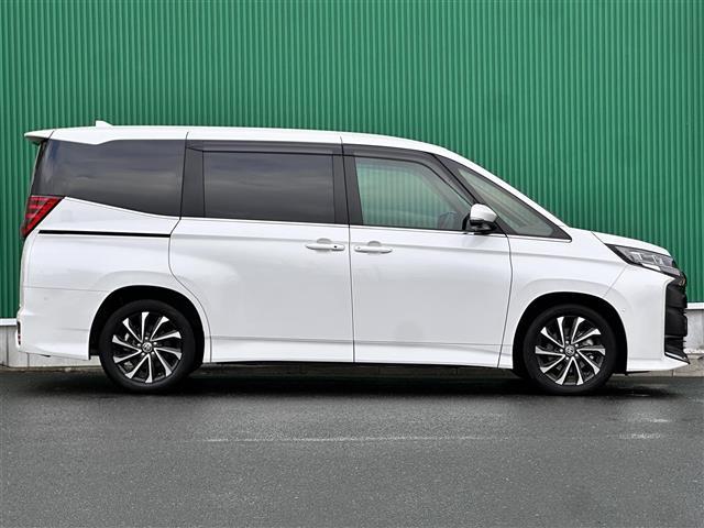 ノア ハイブリッドＳ－Ｚ　快適利便パッケージＨｉｇｈ　ドライビングサポートパッケージ　トヨタチームメイト　ディスプレイオーディオプラス　１０．５インチナビ　パノラミックビューモニター　両側電動スライドドア　パワーバックドア（35枚目）