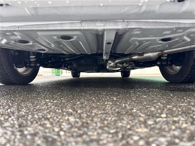 ノア ハイブリッドＳ－Ｚ　快適利便パッケージＨｉｇｈ　ドライビングサポートパッケージ　トヨタチームメイト　ディスプレイオーディオプラス　１０．５インチナビ　パノラミックビューモニター　両側電動スライドドア　パワーバックドア（42枚目）