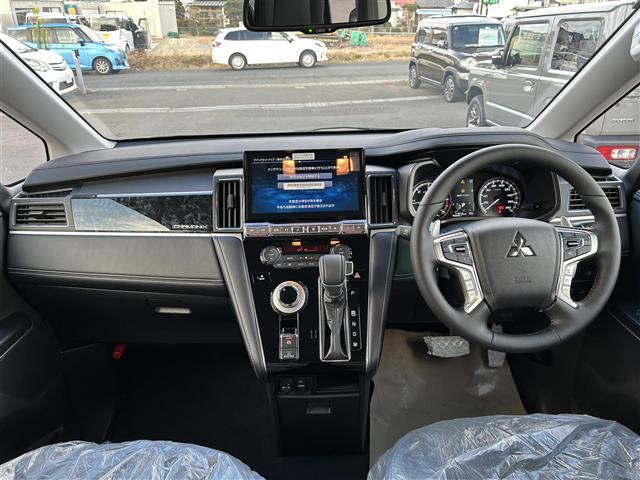 デリカＤ：５ シャモニー　７人乗り　登録済未使用車　ｅ－Ａｓｓｉｓｔ　レーダークルーズコントロール　アルパイン１１型ナビ　マルチアラウンドモニター　両側電動スライドドア　パワーバックドア　パワーシート　シートヒーター　ＬＥＤ（3枚目）