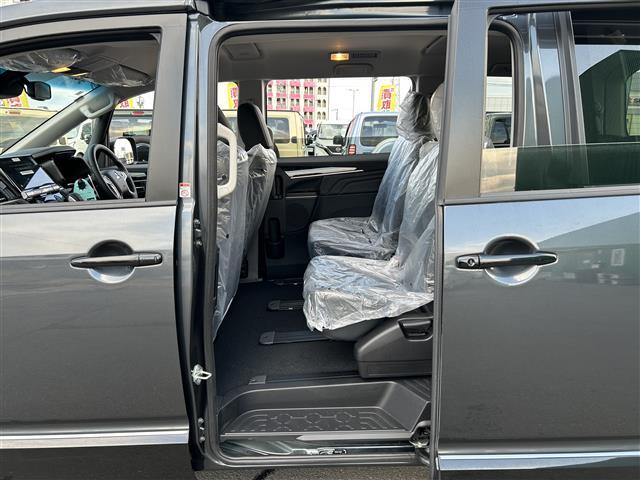 デリカＤ：５ シャモニー　７人乗り　登録済未使用車　ｅ－Ａｓｓｉｓｔ　レーダークルーズコントロール　アルパイン１１型ナビ　マルチアラウンドモニター　両側電動スライドドア　パワーバックドア　パワーシート　シートヒーター　ＬＥＤ（31枚目）