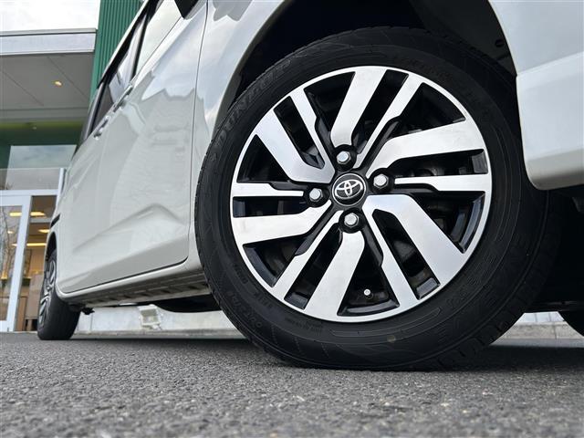 ルーミー カスタムＧ　スマートアシスト　アダプティブクルーズコントロール　純正９インチナビ　パノラミックビューモニター　ＥＴＣ　ドライブレコーダー　ドライブレコーダー　両側電動スライドドア　純正１４インチＡＷ　ＬＥＤライト（17枚目）