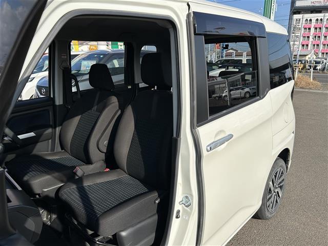 ルーミー カスタムＧ　スマートアシスト　アダプティブクルーズコントロール　純正９インチナビ　パノラミックビューモニター　ＥＴＣ　ドライブレコーダー　ドライブレコーダー　両側電動スライドドア　純正１４インチＡＷ　ＬＥＤライト（29枚目）