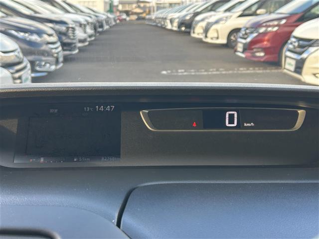 セレナ ハイウェイスター　プロパイロットエディション　プロパイロット　純正フリップダウンモニター　純正９インチナビ　バックカメラ　ＥＴＣ　ミラー一体型ドライブレコーダー　ハンズフリーパワースライドドア　ＬＥＤヘッドランプ　純正１６インチアルミホイール（8枚目）