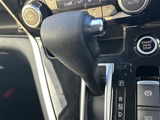 セレナ ハイウェイスター　プロパイロットエディション　プロパイロット　純正フリップダウンモニター　純正９インチナビ　バックカメラ　ＥＴＣ　ミラー一体型ドライブレコーダー　ハンズフリーパワースライドドア　ＬＥＤヘッドランプ　純正１６インチアルミホイール（10枚目）