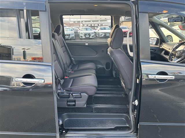 セレナ ハイウェイスター　プロパイロットエディション　プロパイロット　純正フリップダウンモニター　純正９インチナビ　バックカメラ　ＥＴＣ　ミラー一体型ドライブレコーダー　ハンズフリーパワースライドドア　ＬＥＤヘッドランプ　純正１６インチアルミホイール（28枚目）