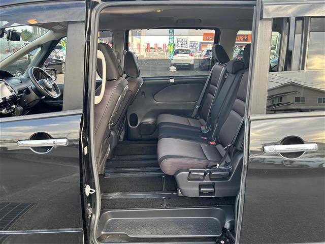 セレナ ハイウェイスター　プロパイロットエディション　プロパイロット　純正フリップダウンモニター　純正９インチナビ　バックカメラ　ＥＴＣ　ミラー一体型ドライブレコーダー　ハンズフリーパワースライドドア　ＬＥＤヘッドランプ　純正１６インチアルミホイール（31枚目）