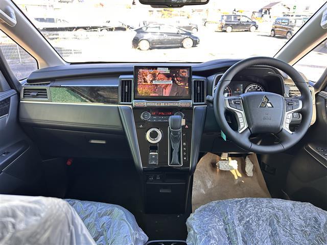 デリカD:5 ブラックエディション 7人乗り 登録済未使用車 e-Assist レーダークルーズコントロール アルパイン11型ナビ マルチアラウンドモニター 両側電動スライドドア パワーバックドア パワーシート シートヒーター LED(3枚目)