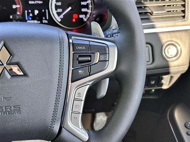 デリカD:5 ブラックエディション 7人乗り 登録済未使用車 e-Assist レーダークルーズコントロール アルパイン11型ナビ マルチアラウンドモニター 両側電動スライドドア パワーバックドア パワーシート シートヒーター LED(9枚目)