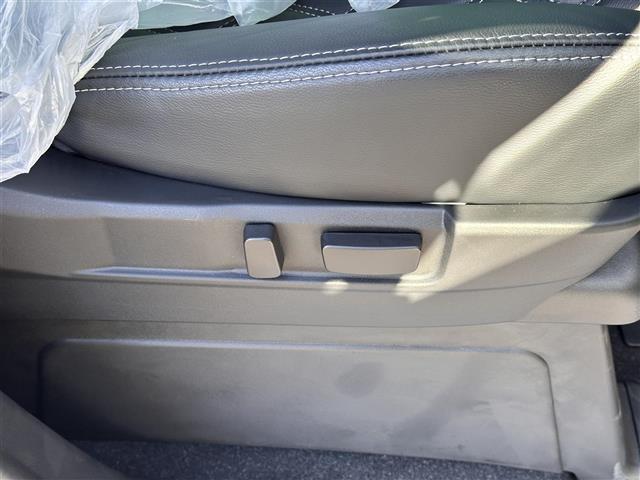 デリカD:5 ブラックエディション 7人乗り 登録済未使用車 e-Assist レーダークルーズコントロール アルパイン11型ナビ マルチアラウンドモニター 両側電動スライドドア パワーバックドア パワーシート シートヒーター LED(13枚目)