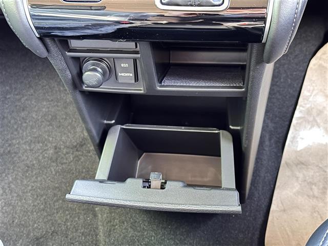 デリカD:5 ブラックエディション 7人乗り 登録済未使用車 e-Assist レーダークルーズコントロール アルパイン11型ナビ マルチアラウンドモニター 両側電動スライドドア パワーバックドア パワーシート シートヒーター LED(26枚目)