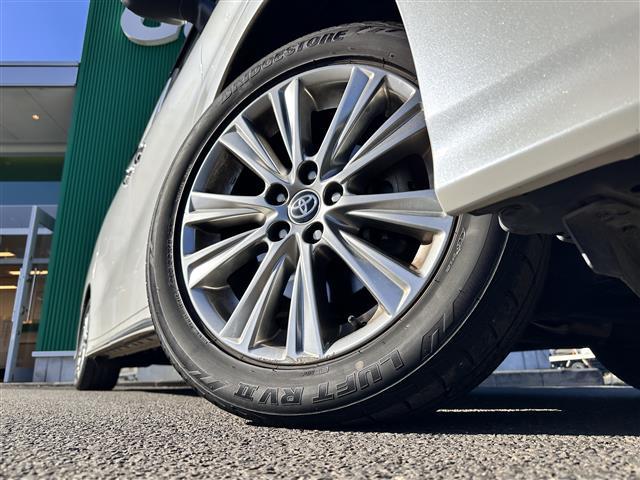 アルファード ２．５Ｓ　タイプゴールド　ツインムーンルーフ　セーフティセンス　レーダークルーズコントロール　ＢＳＭ　デジタルインナーミラー　純正１２インチフリップダウンモニター　９インチディスプレイオーディオ　両側電動スライドドア　ＬＥＤ（17枚目）